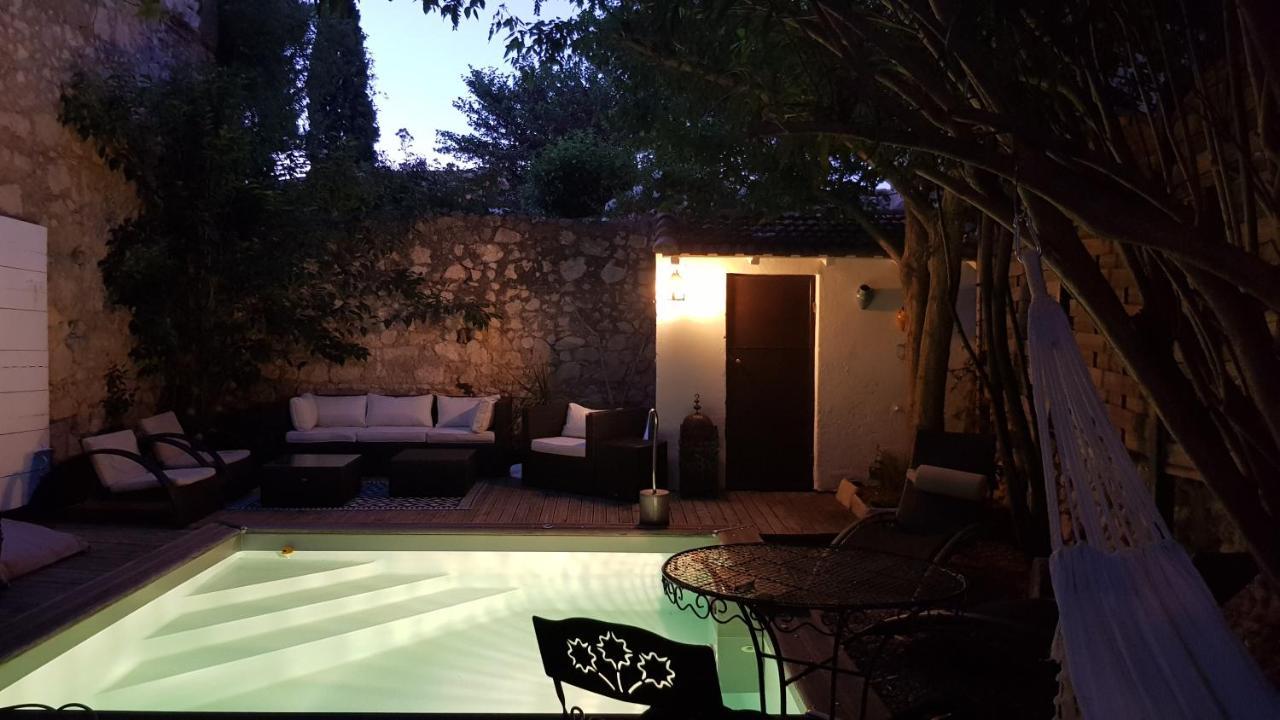 La Demeure Du Pressoir Bed and Breakfast Cuxac-dʼAude Exteriör bild