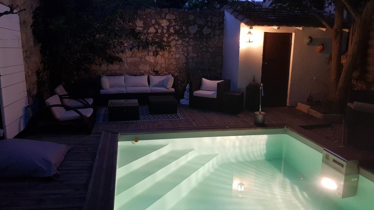 La Demeure Du Pressoir Bed and Breakfast Cuxac-dʼAude Exteriör bild