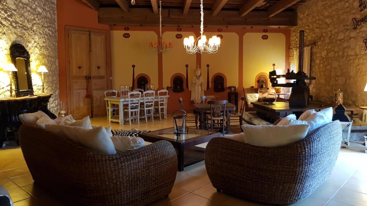 La Demeure Du Pressoir Bed and Breakfast Cuxac-dʼAude Exteriör bild